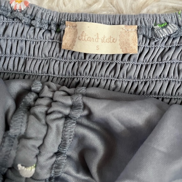 altar'd state puff sleeve flower crop top - Picture 4 of 5